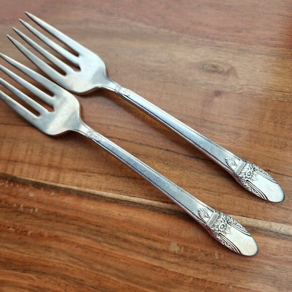 2) 1837 Rogers First Love Salad Fork 7” International Slverplate art deco - Picture 2 of 9